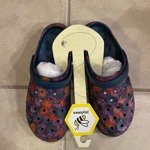 Joybees Graphic Painterly Floral Navy W9